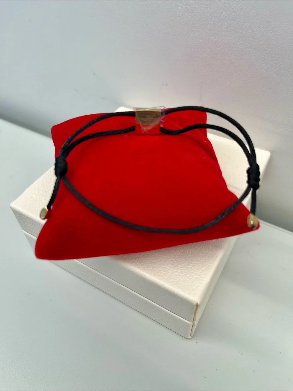NWT - Valentino Garavani Roman Stud Cord Bracelet - Friends of the House - Gift - Picture 10 of 11